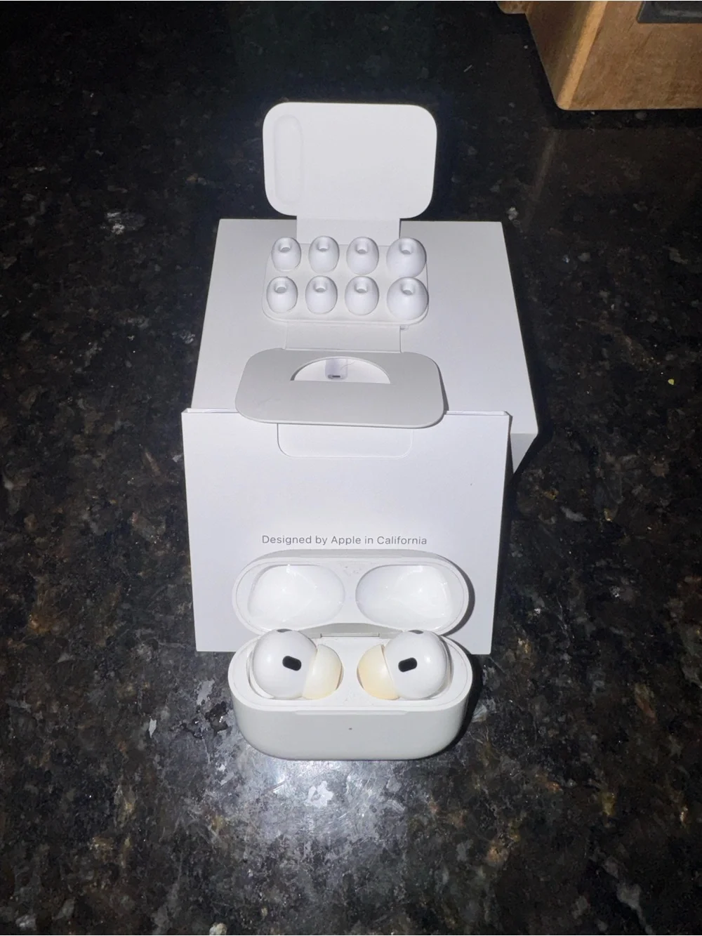 Apple AirPods Pro (White) - Wireless Noise-Cancelling Earbuds